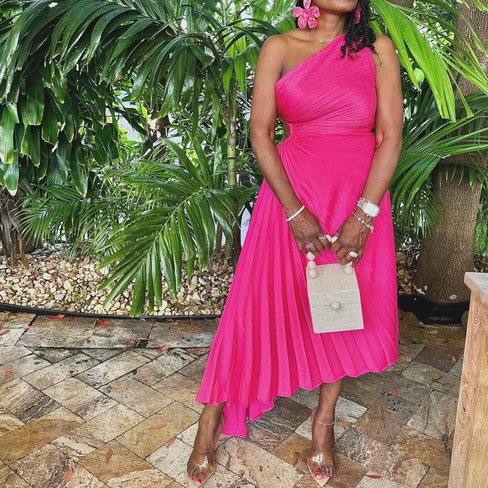 Chic Fuchsia One-Shoulder Dress